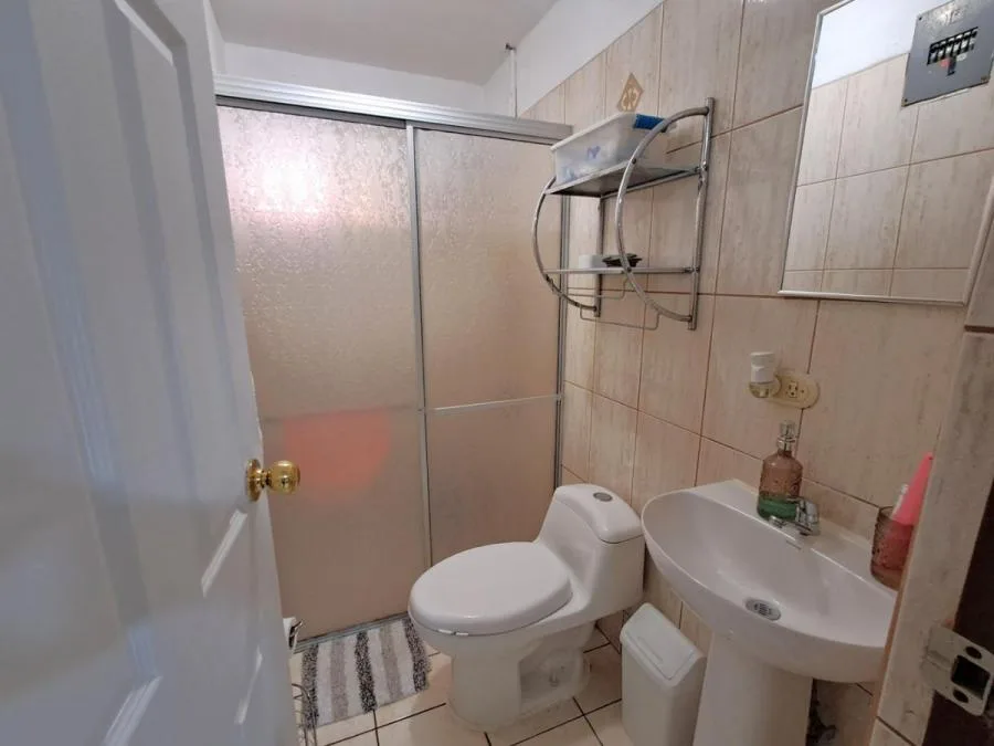 EN VENTA HERMOSA CASA CERCA DEL AEROPUERTO TOBIAS BOLAÑOS. - Venta en San José — photo 4