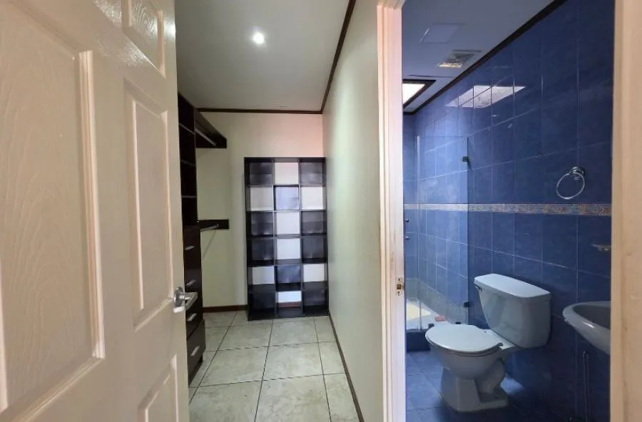 EN EXCLUSIVA - En Venta - Casa DE 2 Niveles - Uso Mixto - Moravia - Venta en Moravia, photo 2