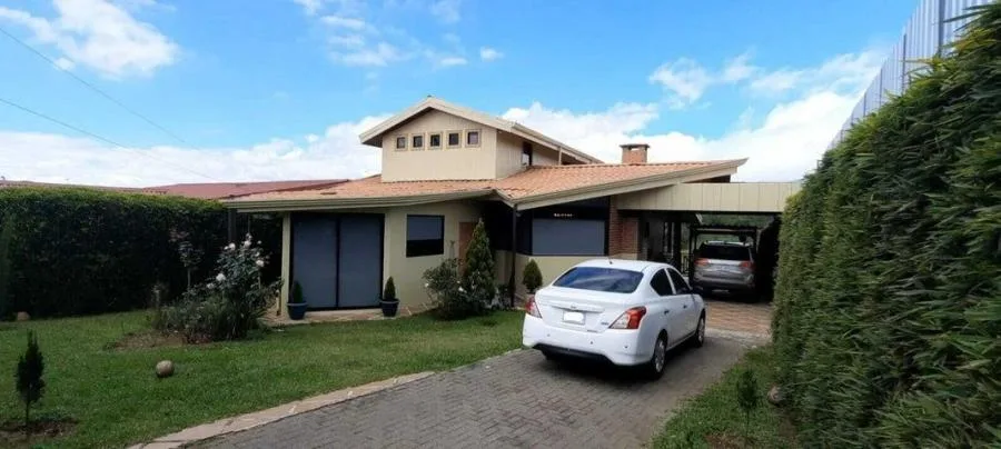 Casa con amplio jardin y bella vista en San Jeronimo, Moravia RAH 231832 - Venta en Moravia