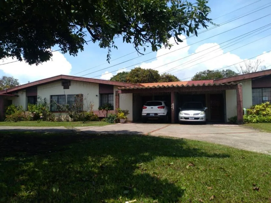 CASA EN VENTA EN LOS COLEGIOS DE MORAVIA RAH 231160  - Venta en Moravia