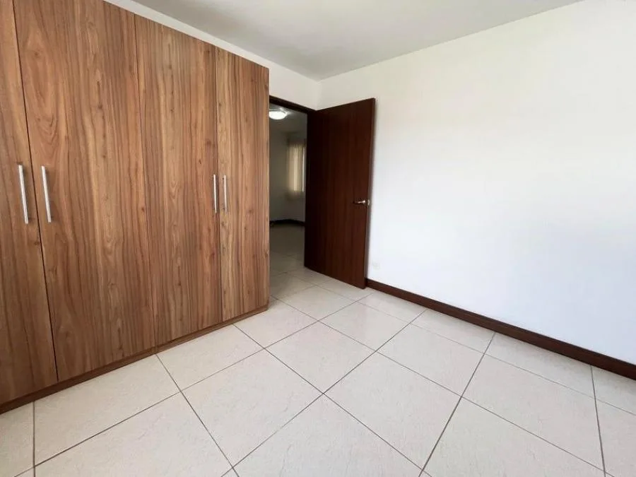 VENTA DE APARTAMENTO EN CONDOMINIO ALMENDARES    PBR - Venta en San José — photo 4