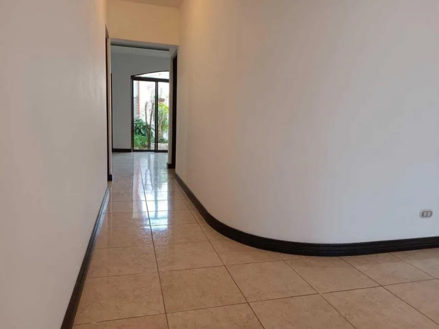 Venta de Casa en Dulce Nombre, Vázquez de Coronado. - Venta en Vasquez de Coronado — photo 2