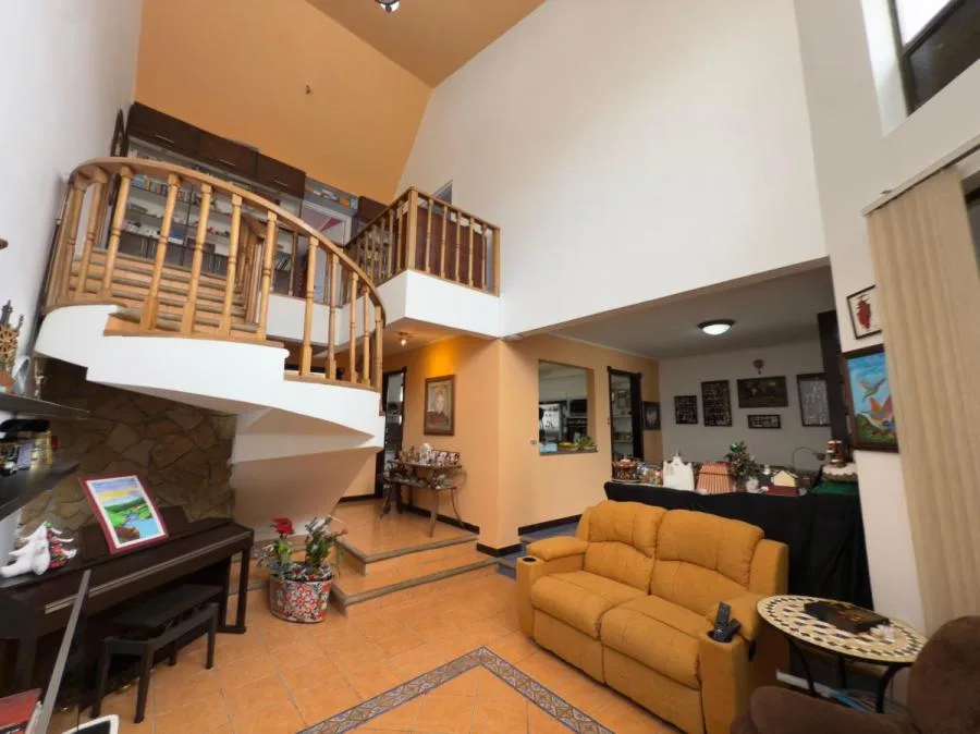 Venta de casa en Residencial Privado en Santo Domingo de Heredia #DE012 $330,000 - Venta en Santo Domingo