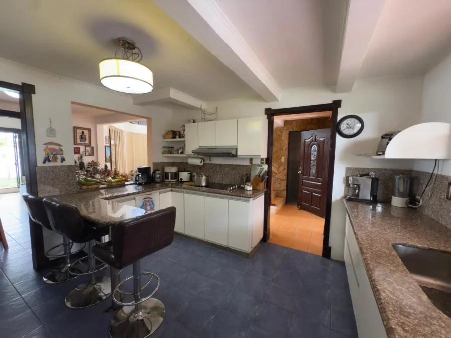 Venta de casa en Residencial Privado en Santo Domingo de Heredia #DE012 $330,000 - Venta en Santo Domingo — photo 2