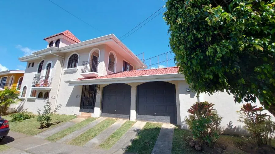 Venta de casa con excelentes acabados, San Isidro, de Coronado MLS #23-2263 Price: $215,000 - Venta en Vasquez de Coronado