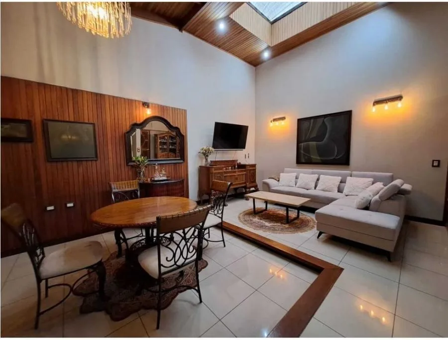 Venta de casa independiente cerca de Los Yoses Sur, San José US$279,000 #ER005 - Venta en San Pedro — photo 3