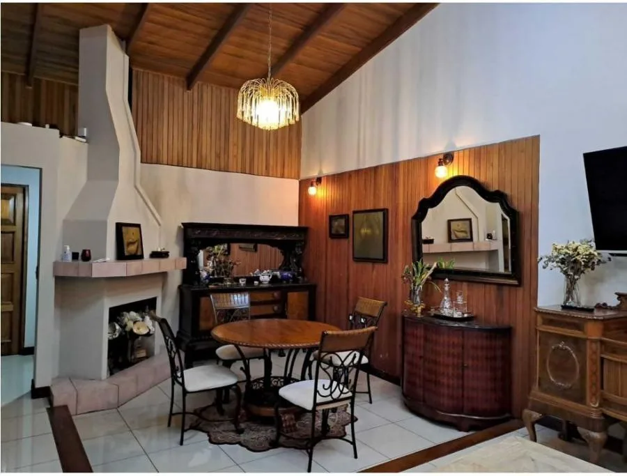 Venta de casa independiente cerca de Los Yoses Sur, San José US$279,000 #ER005 - Venta en San Pedro — photo 4