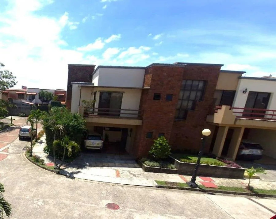 HEREDIA SAN FRANCISCO VENDO CASA $380.000 - Venta en San Francisco