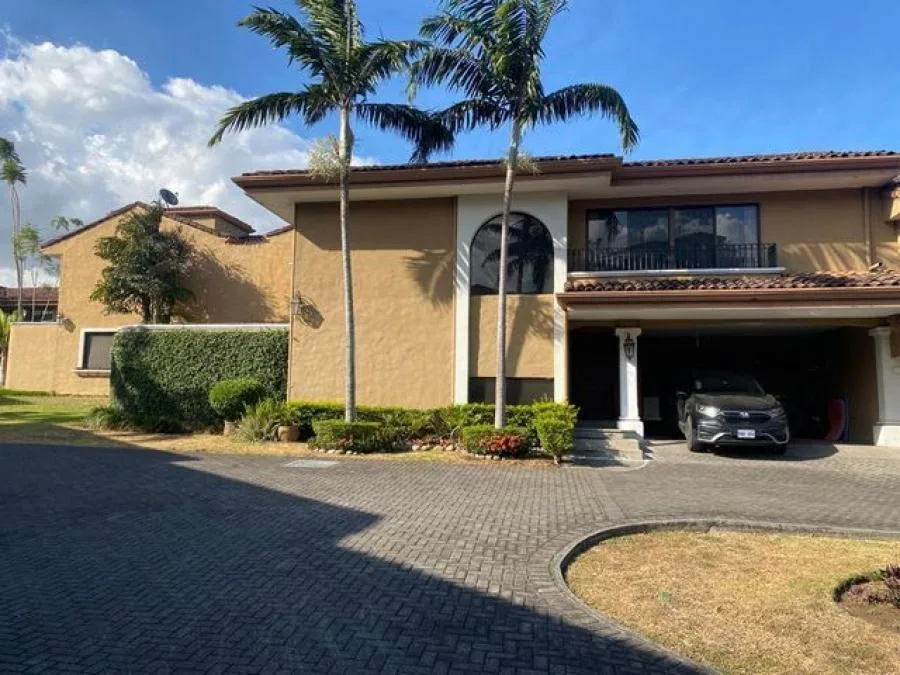 Venta de Casa en Lindora, Santa Ana. - Venta en Santa Ana