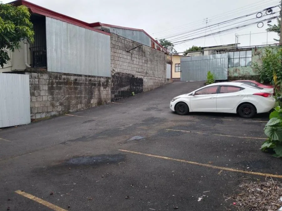 Venta de Edificio Esquinero en Montes de Oca-San Pedro. RAH 26-1870 - Venta en Montes de Oca