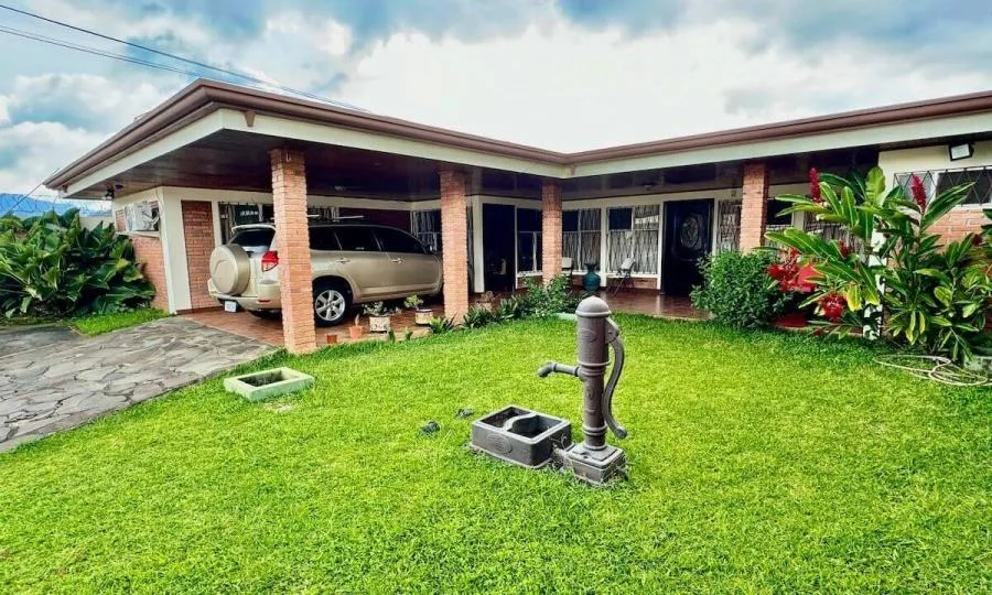Venta de casa en Lomas de Ayarco, Curridabat $315.000 #RC1734 - Venta en Curridabat