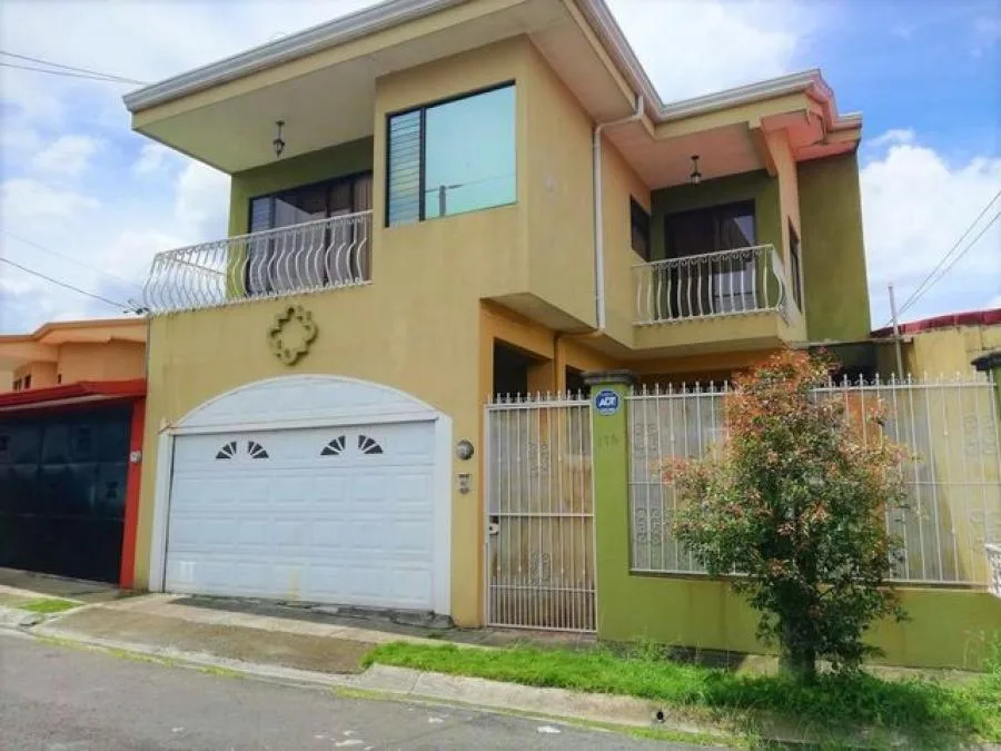 Venta de hermosa casa en Barva de Heredia. #22-1545 - Venta en Barva
