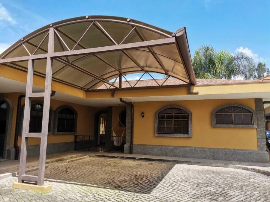 Venta de Casa en Real Cariari Heredia (JR) - Venta en Heredia