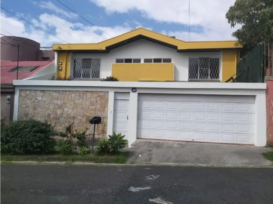 VENTA DE CASA CON APARTAMENTO, SAN JOSÉ, MONTES DE OCA, SABANILLA - Venta en Montes de Oca