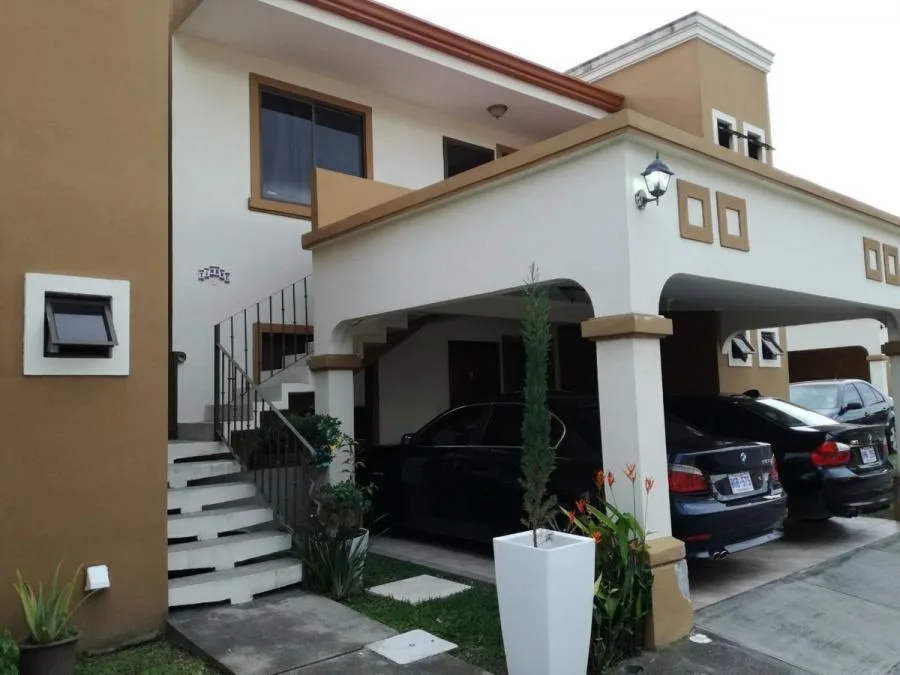 Venta de apartamento en segundo piso a estrenar en condominio en Tibás #OL5933 - Venta en Tibás