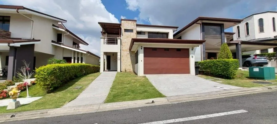 Venta de Casa en Ulloa, Heredia. RAH 26-1076 - Venta en Ulloa