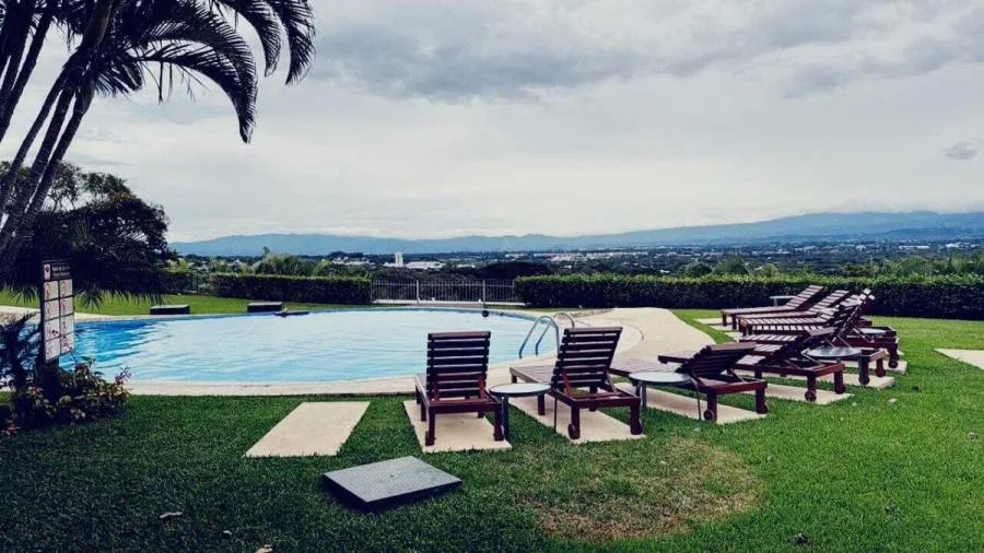 Venta de Apartamento en Río Oro, Santa Ana. - Venta en Santa Ana