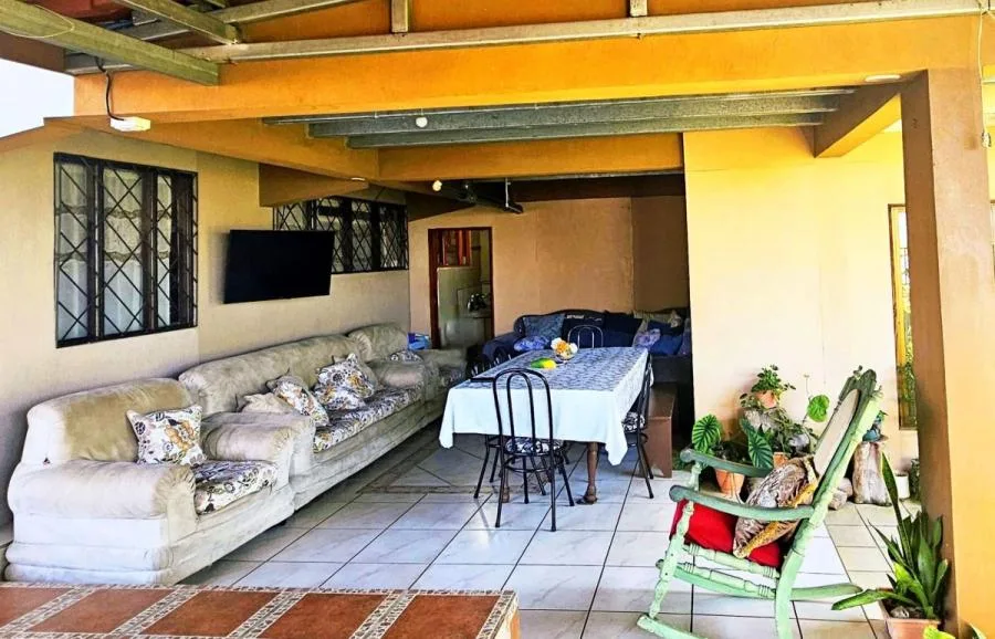CASA EN VENTA EN EL CENTRO DE PÉREZ ZELEDÓN - Venta en Perez Zeledón — photo 2