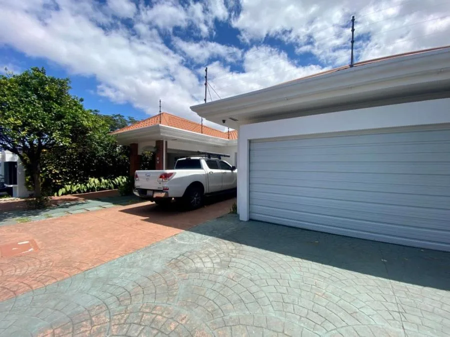 Casa en venta en Escazú, San José. RAH 24-167 - Venta en Escazú