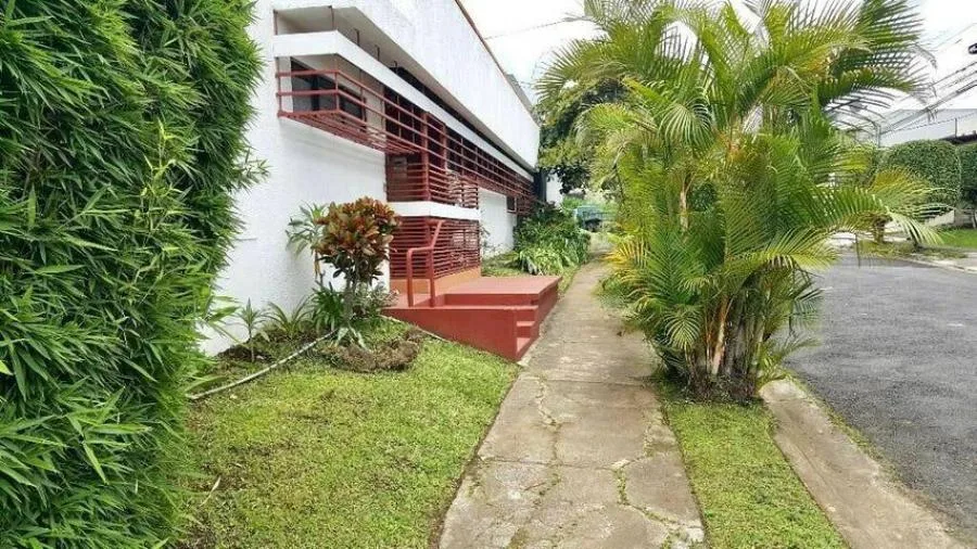 Casa esquinera con excelente ubicación en Los Yoses Sur RAH 232387 - Venta en San José — photo 5