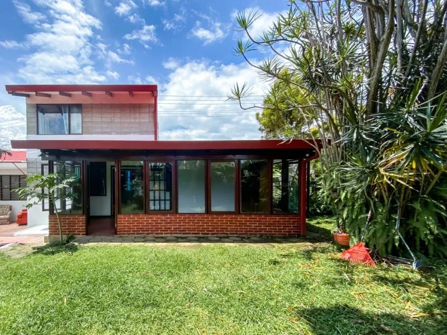 Venta propiedad con amplio patio cerca UCR Sabanilla - Venta en Sabanilla