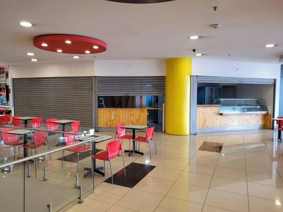 Venta de 2 locales equipados en food court Mall San Pedro MGA - Venta en Montes de Oca
