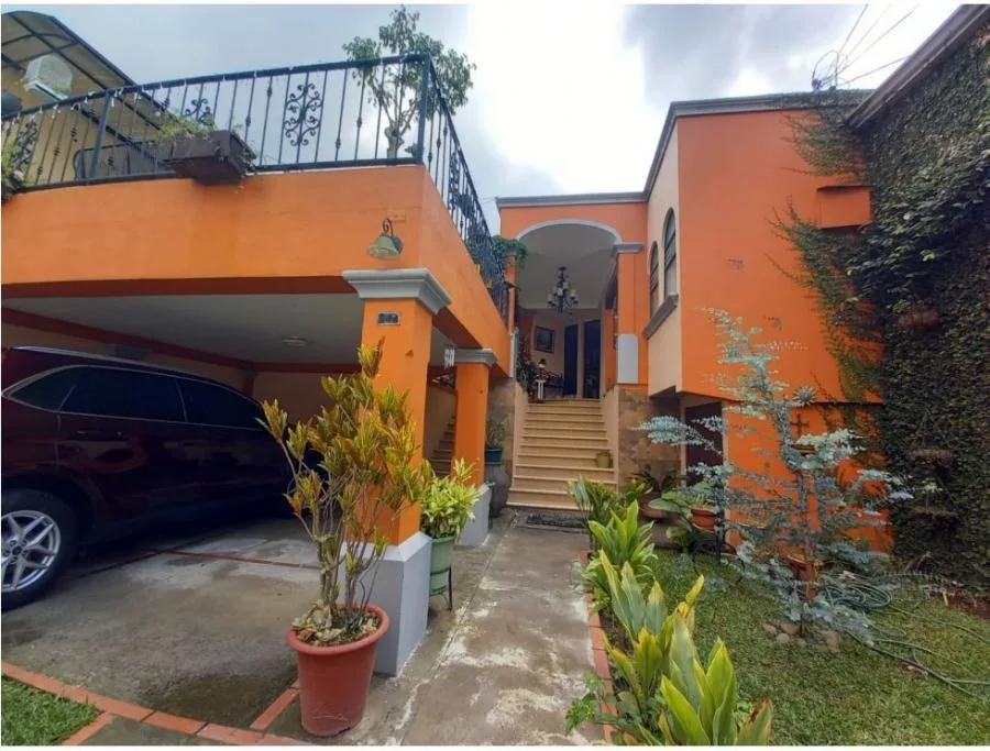 Venta de casa en Los Colegios Norte, Moravia US$330,000 #JM56 - Venta en San Vicente