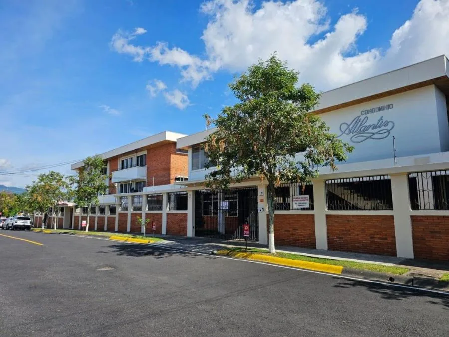 APARTAMENTO EN VENTA EN EL PRADO, CURRIDABAT RAH 232982 - Venta en Curridabat