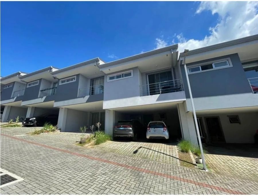 Venta de casa en condominio Via Moravia, Moravia #JM75 - Venta en San Vicente