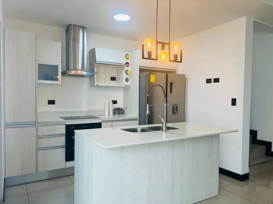 VENTA DE CASA EN CONDOMINIO  VISTA CATEDRAL SANTO DOMINGO    PBR - Venta en Santo Domingo