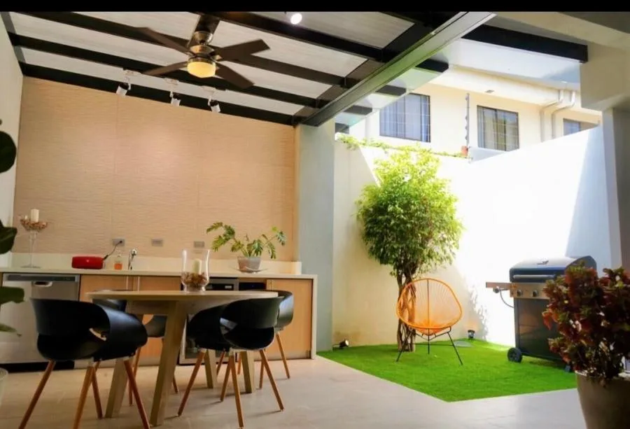 Venta de Confortable Casa en Colón, Mora / Mls. 25-1434 OFC JB - Venta en Mora
