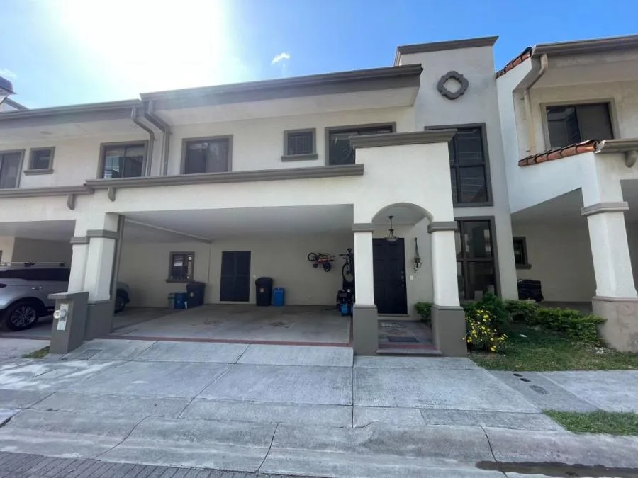 Venta de Casa en Ulloa, Heredia. RAH 25-1897 - Venta en Ulloa