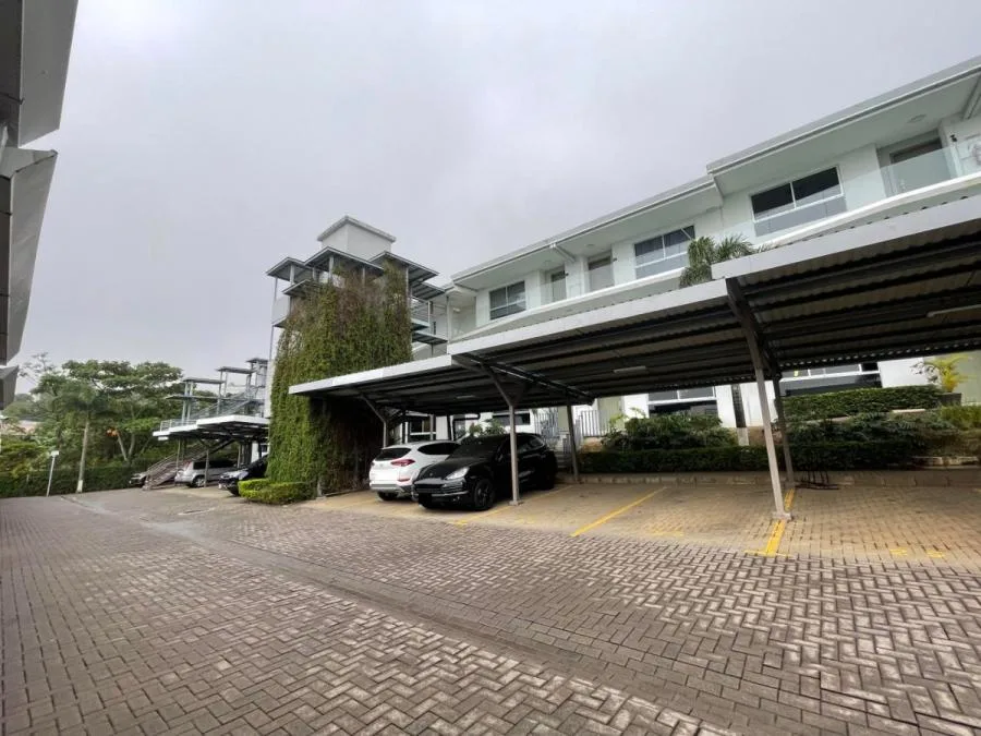 Venta de casa, en condominio, Escazú (NR) - Venta en Escazú