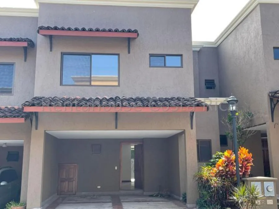 VENTA DE CASA EN SANTA ANA SAN JOSÉ CL22-2323 - Venta en Santa Ana