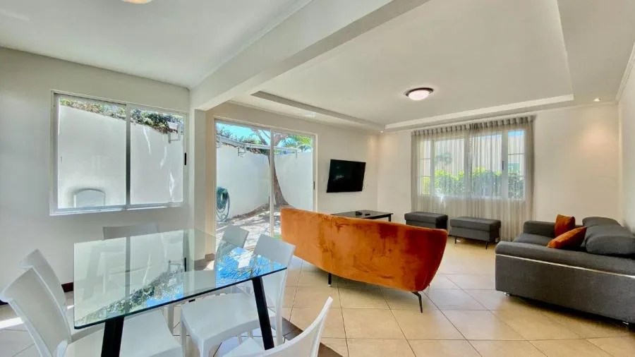Alquiler de Estupenda Casa en Escazú / OFC Mls. 25-954 - Alquiler / Renta en Escazú