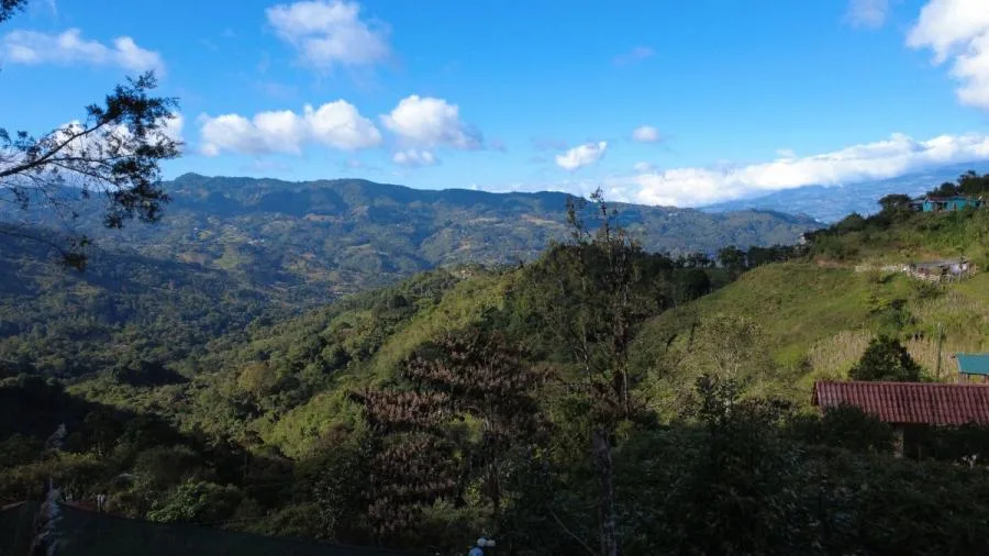 SE VENDE LOTE CON VISTA PANORÁMICA Y ATARDECERES ESPECTACULARES EN CARTAGO - Venta en El Guarco