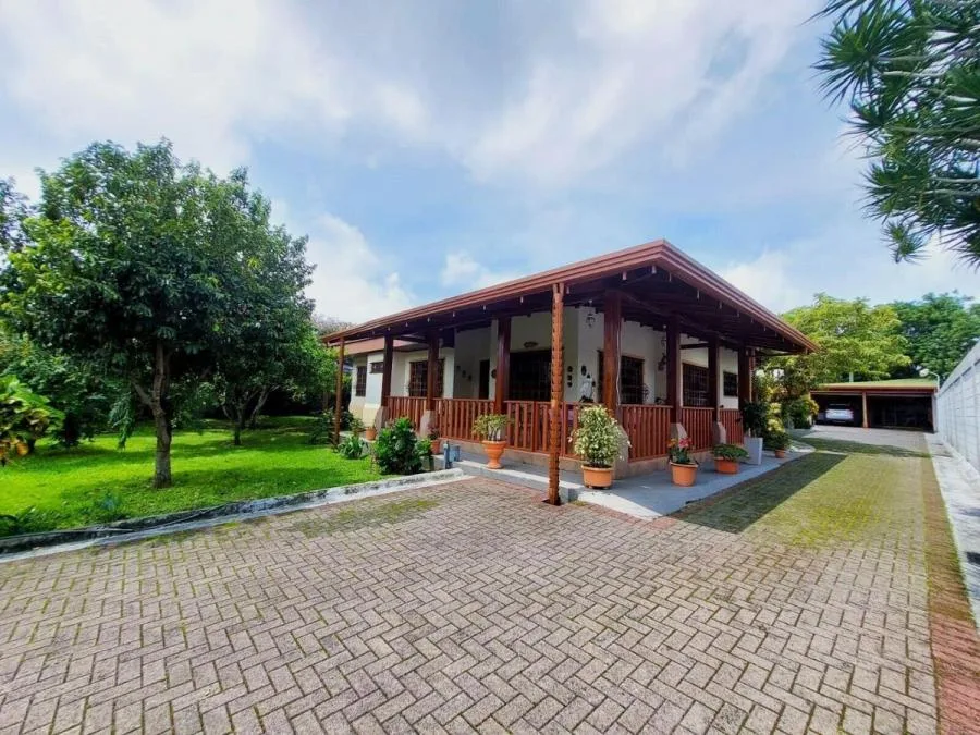 Venta de Casa + 2 APTOS en Santa Bárbara, Heredia. RAH 24-1075 - Venta en Santa Bárbara
