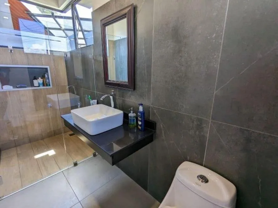 Venta de Casa en Santo Domingo, Heredia. Precio Rebajado! - Venta en Santo Domingo — photo 3
