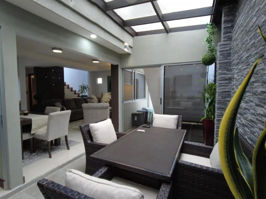 Venta de Casa con o sin muebles en Mercedes Heredia MGA - Venta en Mercedes