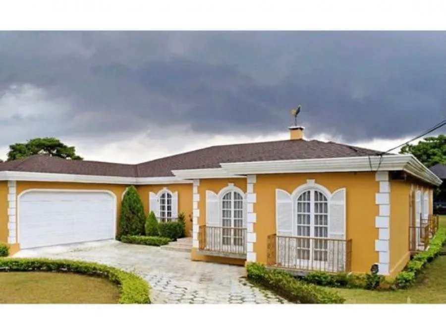 VENTA DE CASA ESTILO PROVINCIAL FRANCES - Venta en ESCAZU