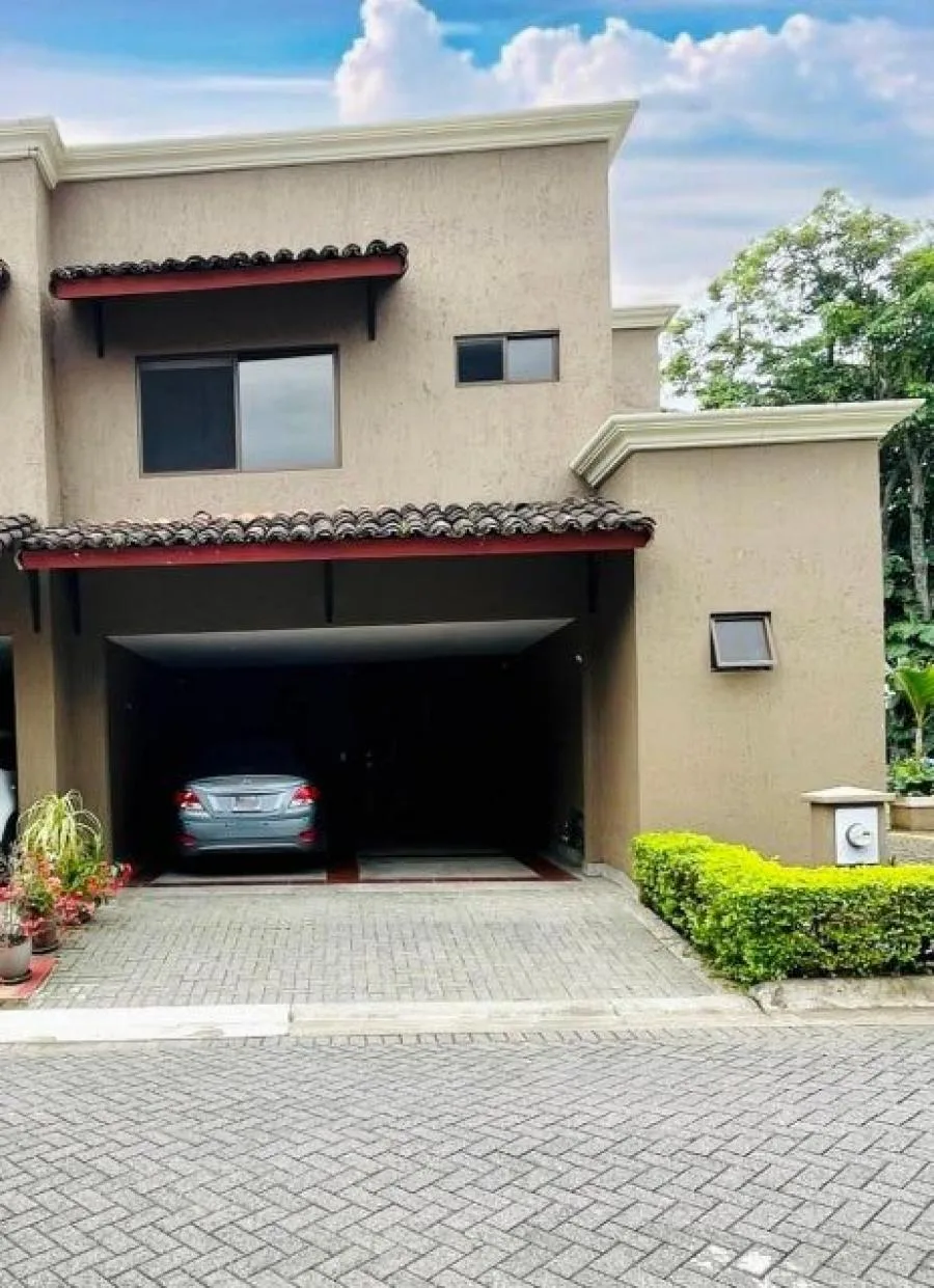 Venta de Casa en Pozos, Santa Ana. RAH 25-39 - Venta en Santa Ana