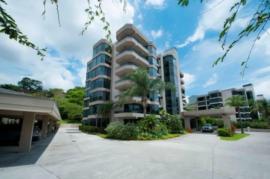 Se Alquila hermoso apartamento en San Rafael de Escazú $1800 RAH 23-202 - Alquiler / Renta en Escazú