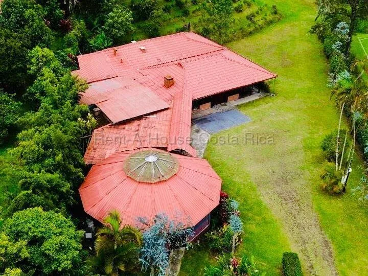 Venta de Casa en Turrialba-Santa Cruz de Cartago. - Venta en Turrialba
