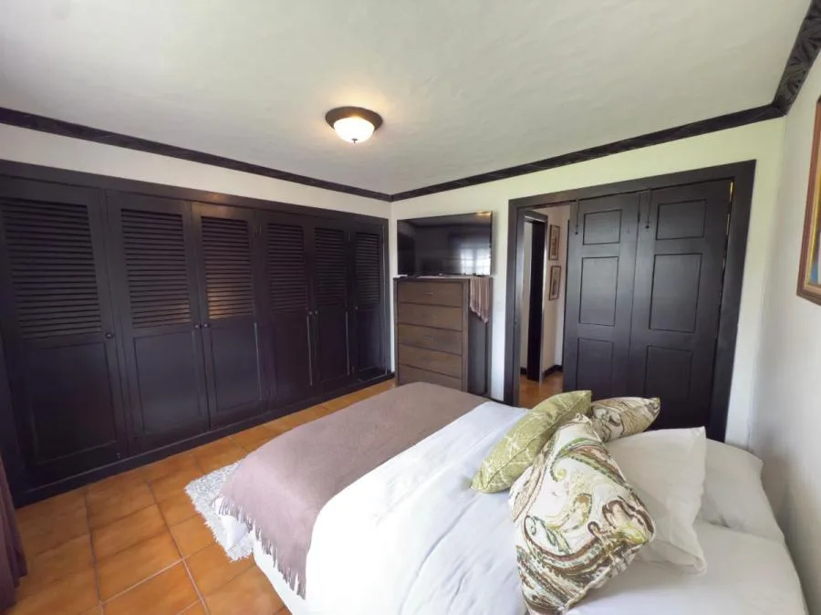 Venta de estilo colonial con amplio lote en Santo Domingo de Heredia $650.000 #DE008 - Venta en Santo Domingo — photo 5