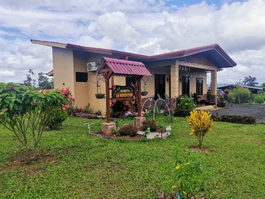 SARAPIQUI LA VIRGEN VENDO CASA CON 1 HECTAREA - Venta en Sarapiquí