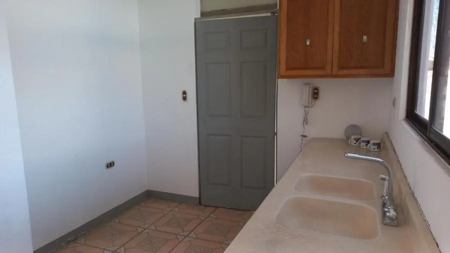 Venta de Casa con uso de suelo mixto en sabanilla Montes de Oca (MGA) - Venta en Montes de Oca — photo 2