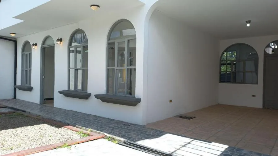 Venta de Casa con uso de suelo mixto en sabanilla Montes de Oca (MGA) - Venta en Montes de Oca — photo 4