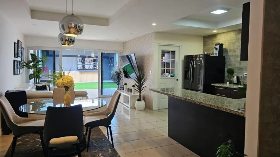 CEDO DEUDA SIN NOVACION Casa en Condominio en Guachipelín Escazú    MGA - Venta en Escazú