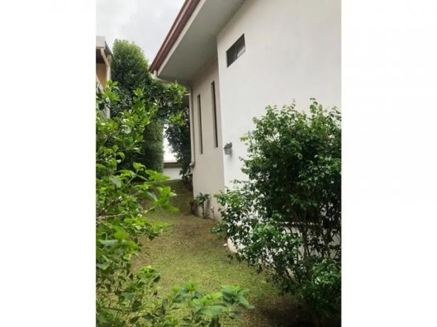 Casa en Venta en Moravia, Espectacular en Residencial 2PCU7144266 - Venta en Moravia — photo 5