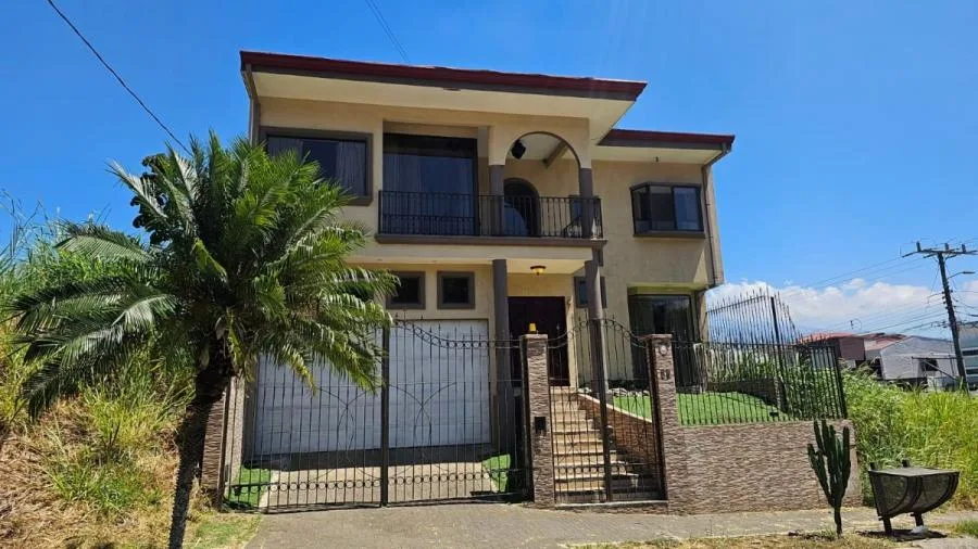 Venta de Casa en Lomas de Ayarco Curridabat MGA - Venta en Curridabat